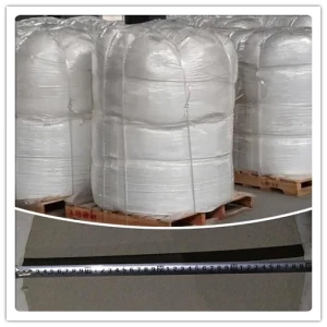 Lithium sulfate monohydrate for cement