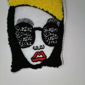 Fashion girl Towel show patch