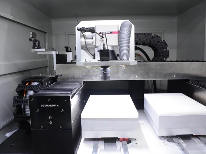 220V UV Laser Cutting Machine With CCD Positioning