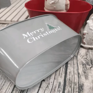 Red oval pot metal bucket wholesale sweet Christmas gift bucket nostalgic gift basket