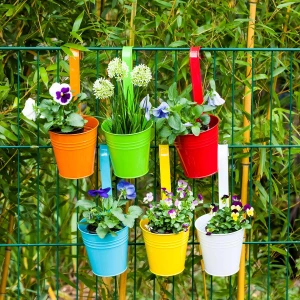 Metal Hanging Baskets Plant Pots Bright Color 11cm Fence Planters UV Resistant Perfect For Garden Enhancement