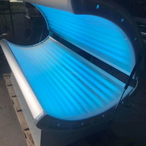 Uso domestico o commerciale ODM UV luce blu cosmedico interno bronzo solarium lettino abbronzante per salone di bellezza