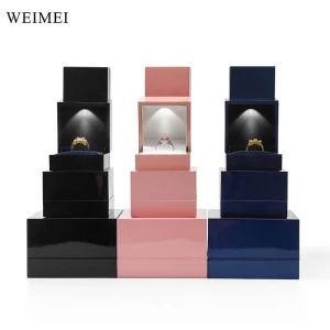 WEIMEI Custom Logo packaging necklace gift jewelry box Set Pink Led jewelry box high end jewelry packaging with light