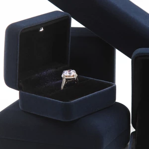 WEIMEI New Arrival luxulry LED light design for ring necklace diamond display velvet material bangle jewelry box